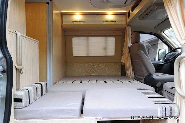 福特全顺最新国产b型自动挡房车,宇通依维柯房车国产自动挡