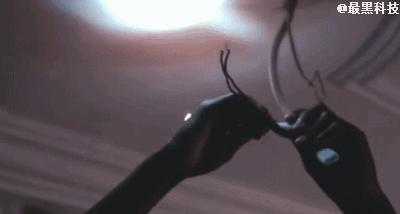 她用一个足球，解决了非洲家庭的供电难题。