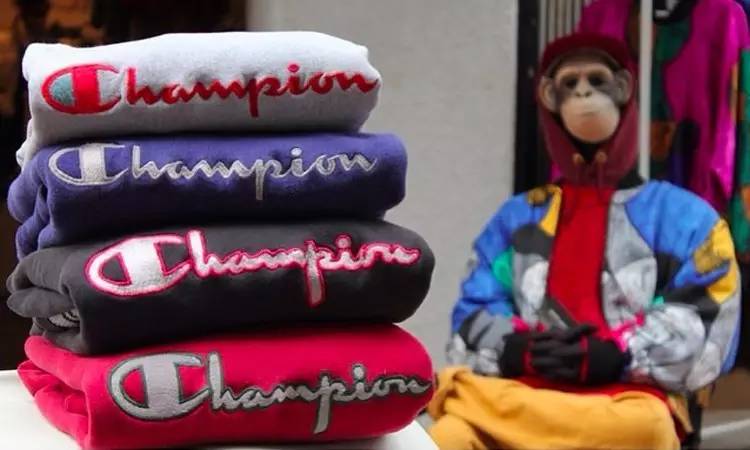 上千块的PALACE、GOSHA复古风单品,这店只需几分之一