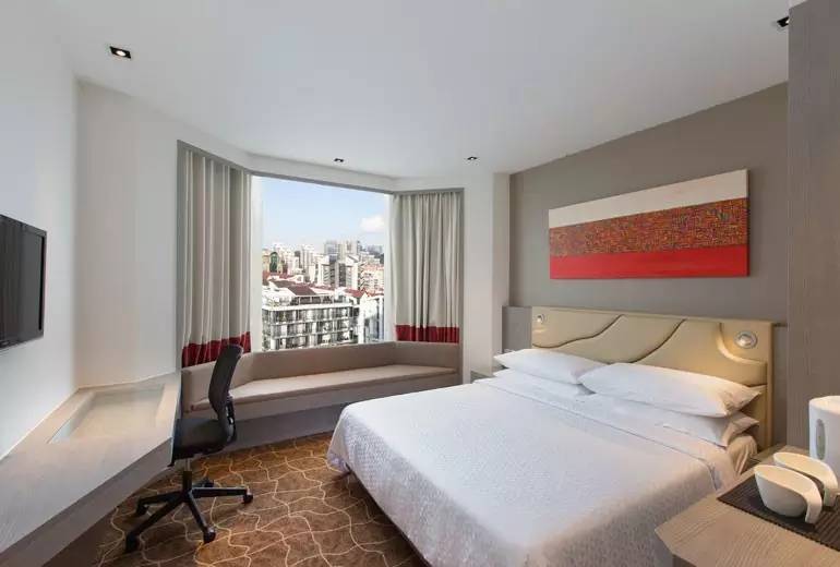 新加坡万豪福朋喜来登,福朋喜来登和艾美自助餐