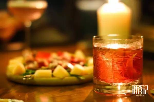 黑夜是孤独的寂静的,夜是孤独的也是美好的