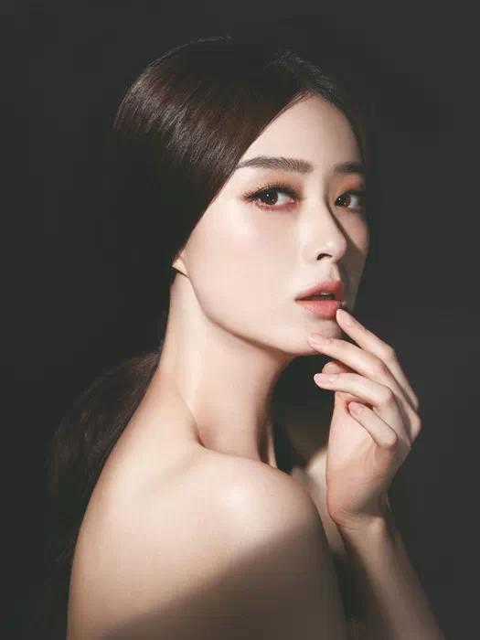 简单的日常妆容打个粉底和遮瑕膏,新手化妆入门教程眼妆睫毛