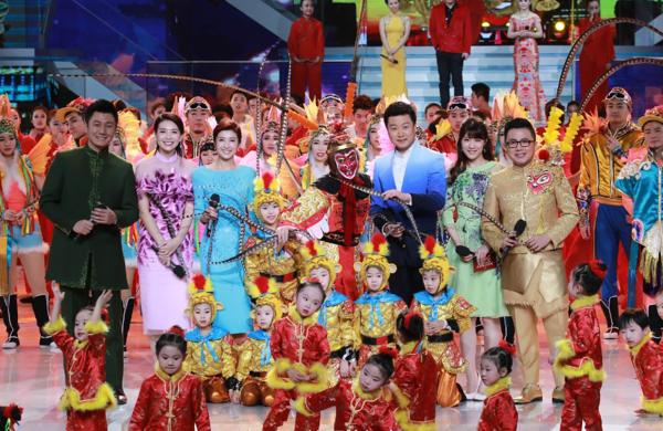 80年代央视春晚主持服装,24年春晚主持人服装