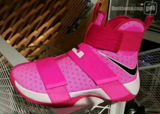 nikelebronsoldier10榛戦噾,nikelebronsoldier10瀹炴垬