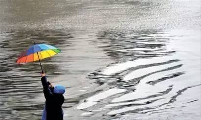 被淋湿了怎么安慰,被淋湿了应该怎么办