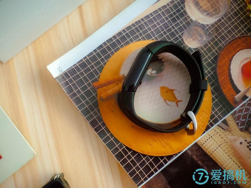 乐心运动手表充电,乐心运动手表显示实时数据