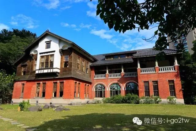 雨天旅游又是另外一种乐趣,旅游遇到下雨天也要潇洒