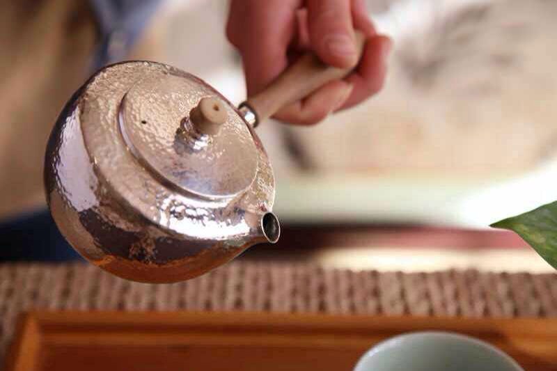 银壶泡茶有什么优缺点,银壶如何留香