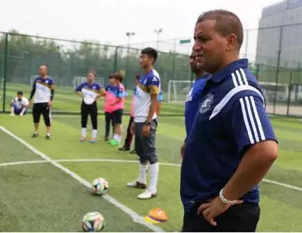 恒圣·胜瑞斯足球赛胜利闭幕中德小球员的差距到底在哪里?