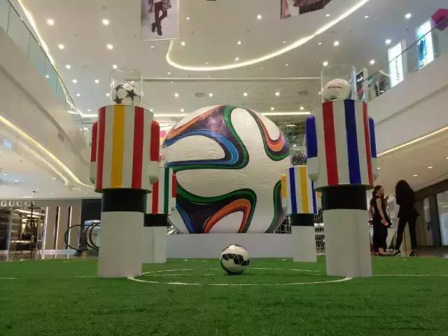 带你沉浸式体验巅峰足球赛事,盛夏嘉年华活动门票