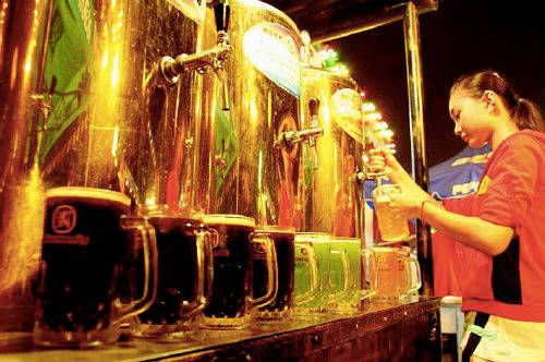 热了吧，来雪浪湖浪一夏吧！上海雪浪湖泼水节等你来嗨！