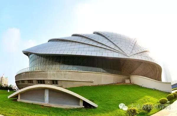 大连星海曾经的大船,大连星海广场标志性建筑是什么