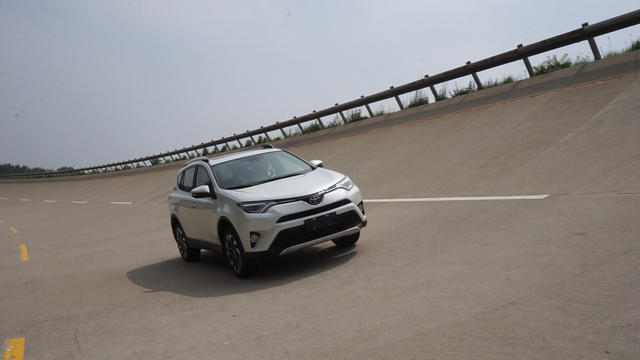 全新一代丰田rav4麋鹿测试,试驾全新丰田rav4诠释何谓是标杆