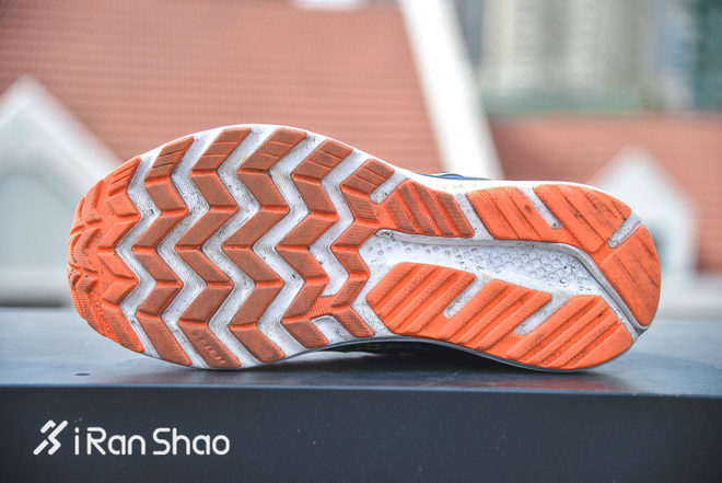 TopX|硬碰硬较量四款主流缓冲跑鞋横评对比