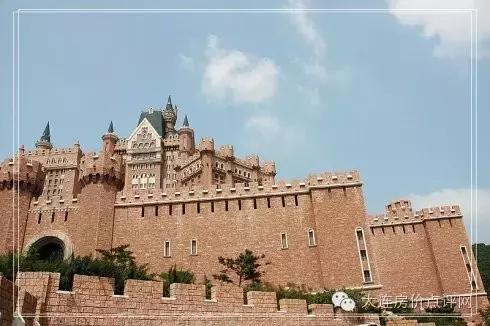 大连星海曾经的大船,大连星海广场标志性建筑是什么