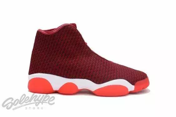 球鞋/最爱脚下那抹红，今夏潮人都得踩个它