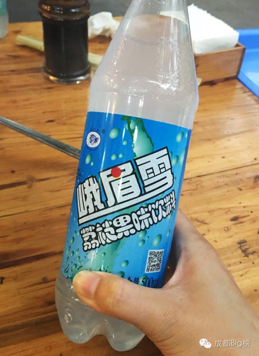 这个挨着成都建设巷的新新社区，看起来好像很好吃。