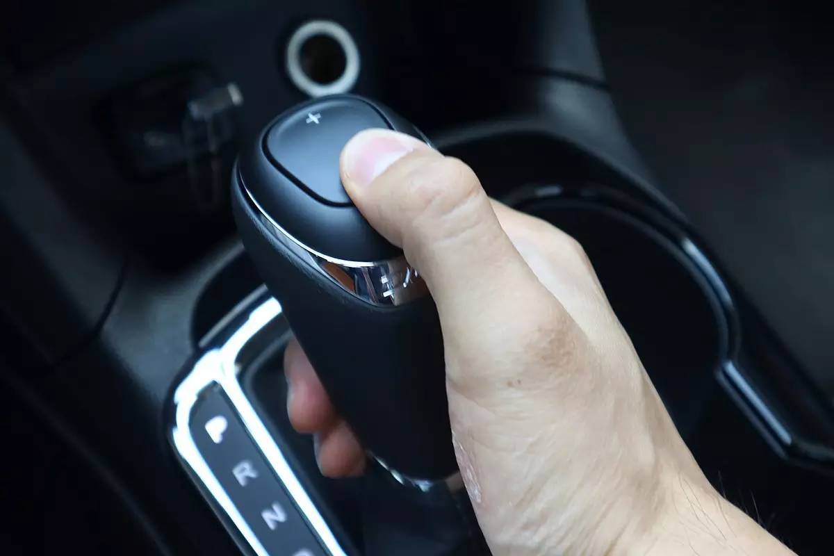 雪佛兰科鲁兹1.4t2015款试驾,2015年雪佛兰科鲁兹1.4t二手价格