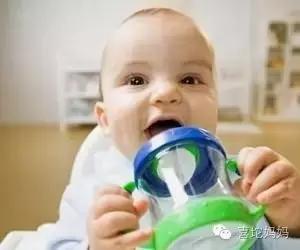 1岁就要戒奶瓶这3个方法很管用,4岁宝宝戒掉奶瓶的方法
