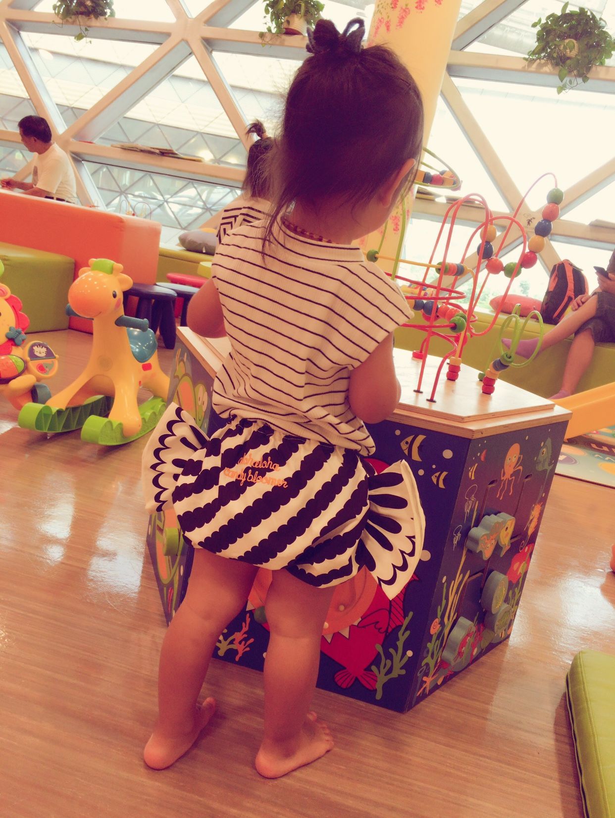 又到了一年一度童装清仓季,童装清仓海外