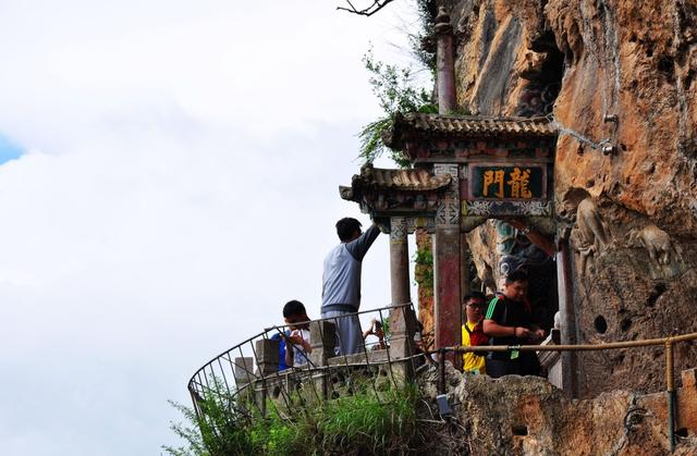 昆明西山的龙门堪称滇中第一胜景,昆明西山龙门最好的地方