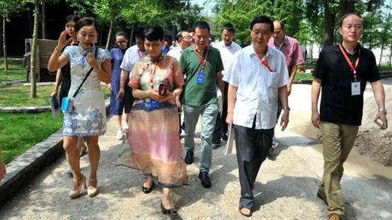 超多美图慎入！开神车，走丝路，这些不可思议的美景就在中国！