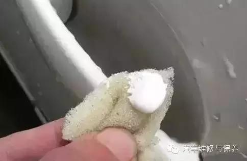 车上的刮痕处理妙招,车上小划痕怎么处理防止生锈