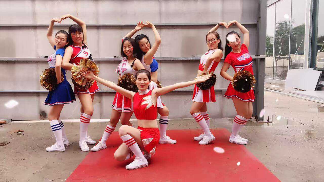 绿荫赛场战意浓和君学子情谊深--“梵恩诗杯”和君陕西足球赛