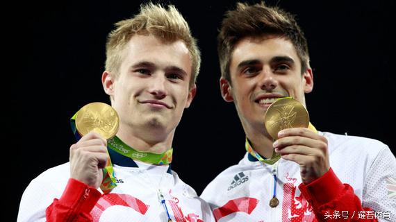 英跳水获首金，创造历史，英媒沸腾：他们的表现绝对难以置信！