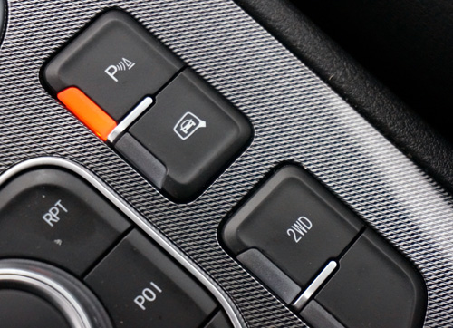 哈弗h6coupe跟哈弗h6有什么区别,饭量小四肢无力发抖