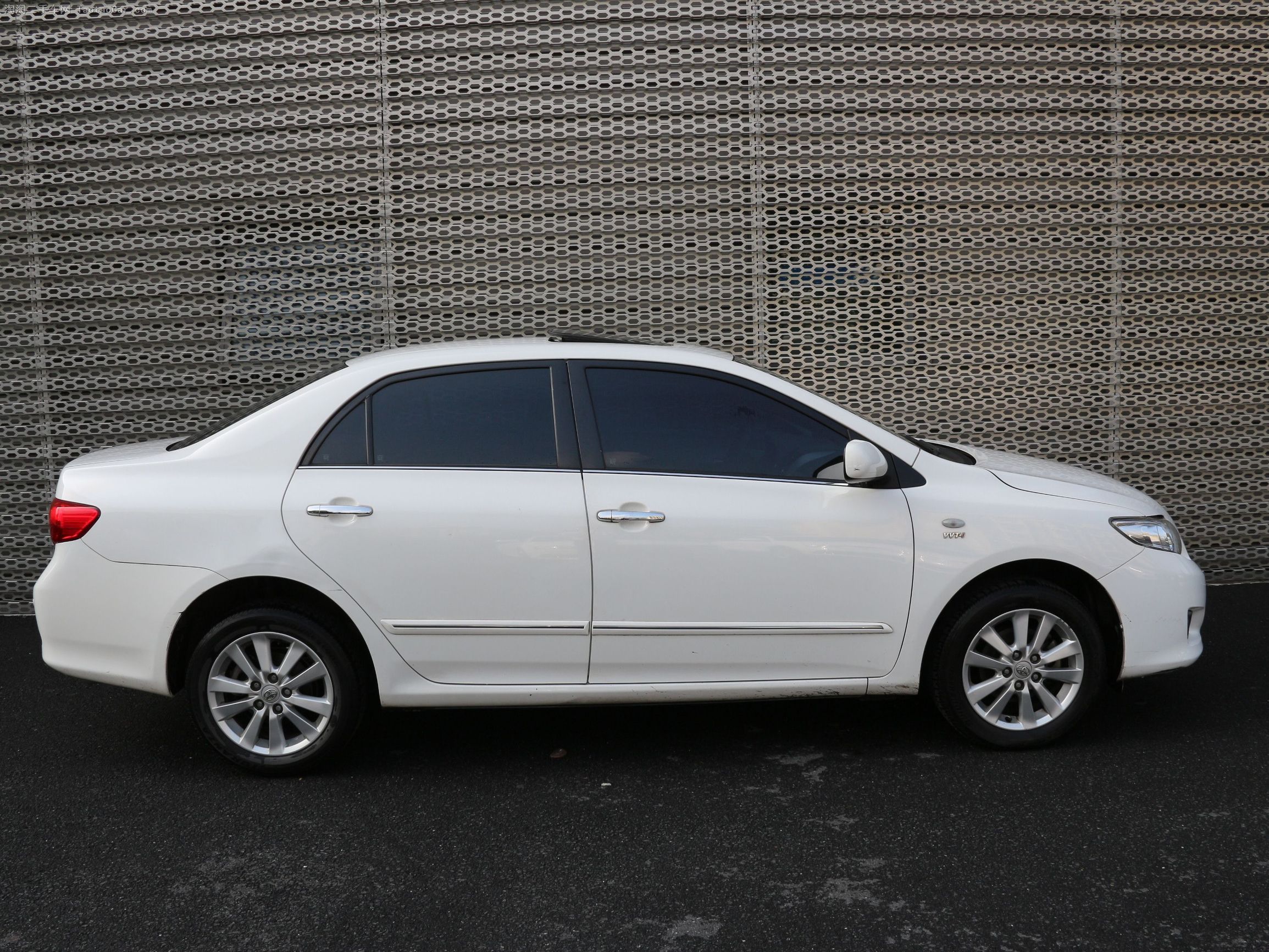 买车为啥都选白色,买车是白颜色车好还是黑颜色车好