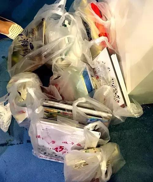 种草|我带了1000元去上海书展买进口书,结果......