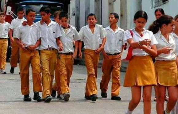 校服各国大比拼,我国校服大比拼