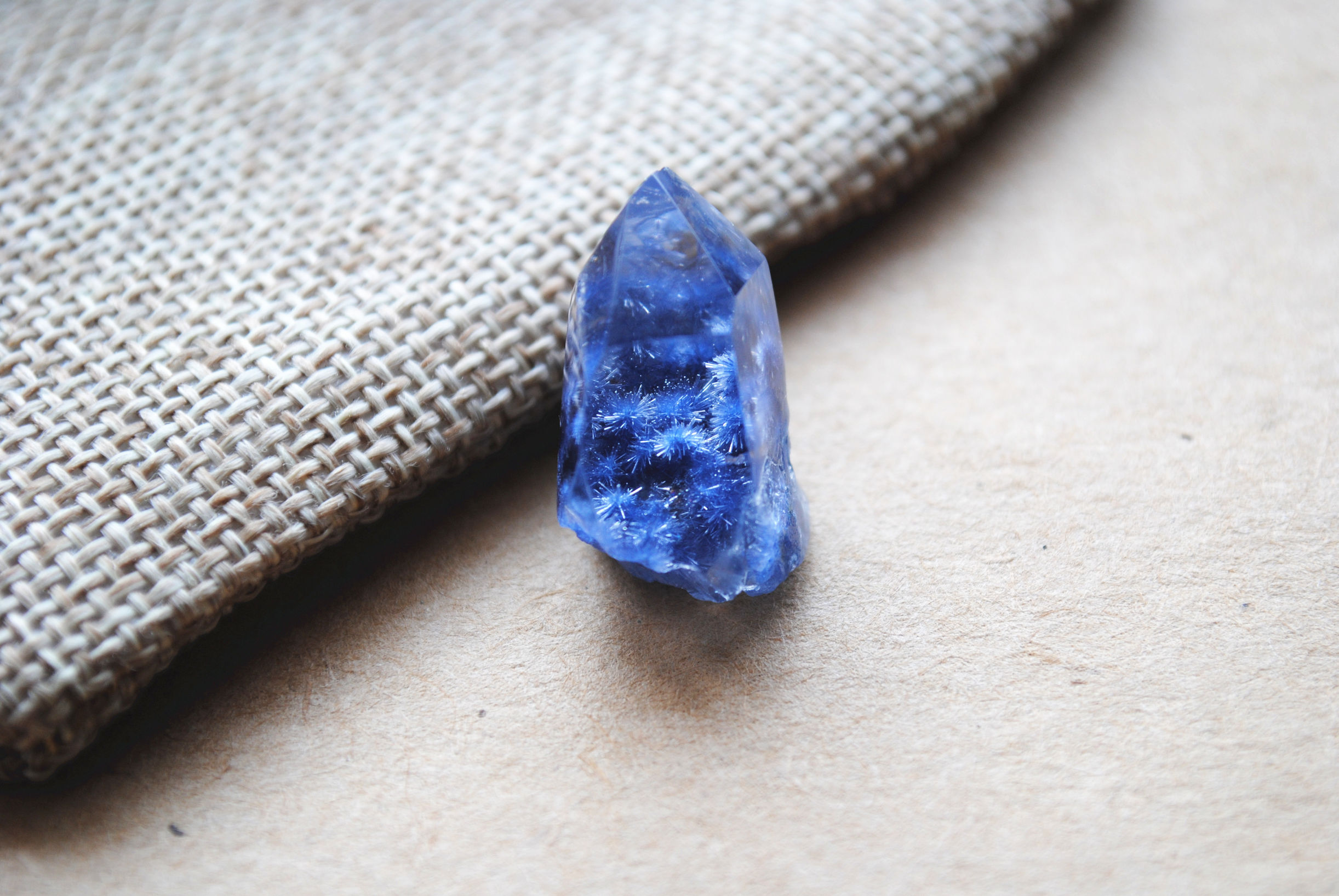 一眼辨别真假翡翠,水晶鉴定真假最简单方法