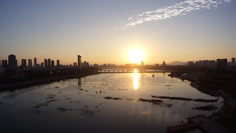 小米无人机有多厉害视频,小米年轻人的第一台轰炸机