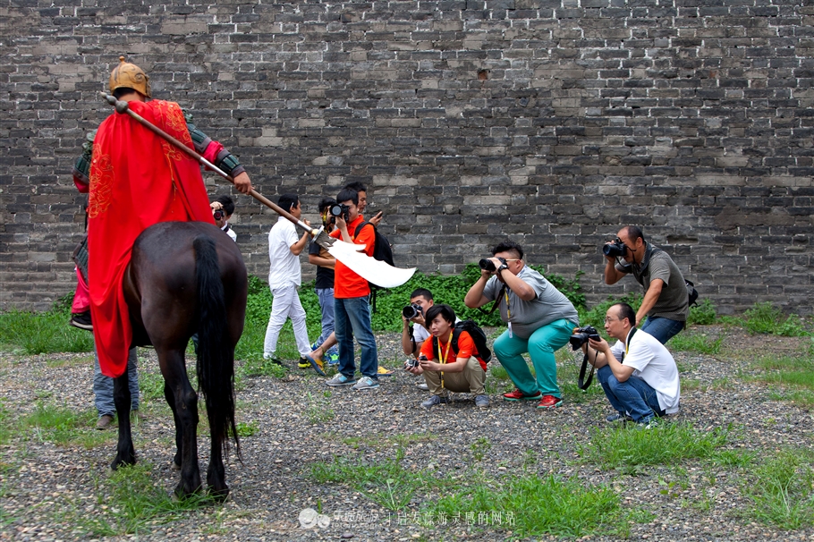 寰行中国，我在荆州古城学楚绣