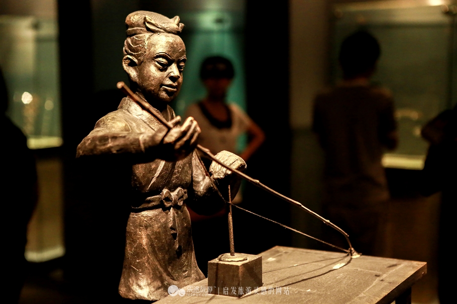 寰行中国,我在荆州古城学楚绣