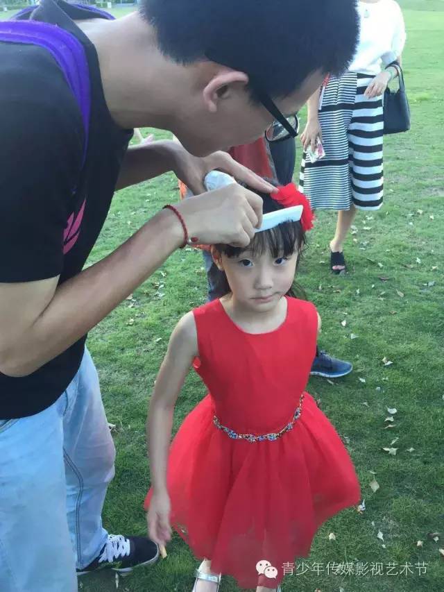 看这里!哇咔咔《南山区形象宣传片》之友情出演篇