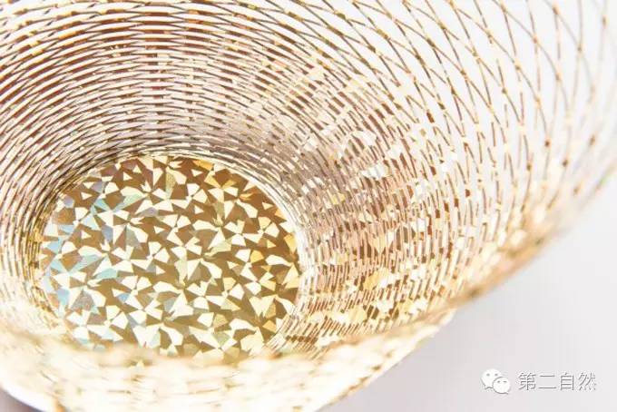 逆天啦，日本人设计出一枚银戒指，戴着戴着就变成了金戒指！