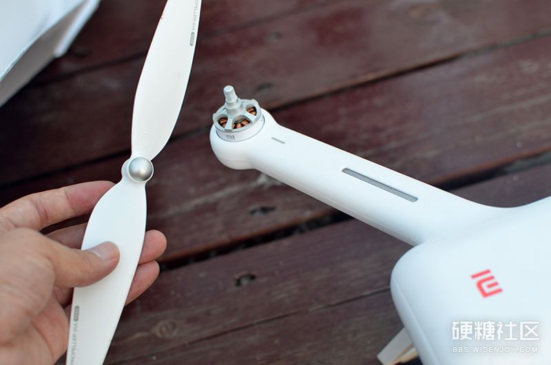 小米无人机有多厉害视频,小米年轻人的第一台轰炸机