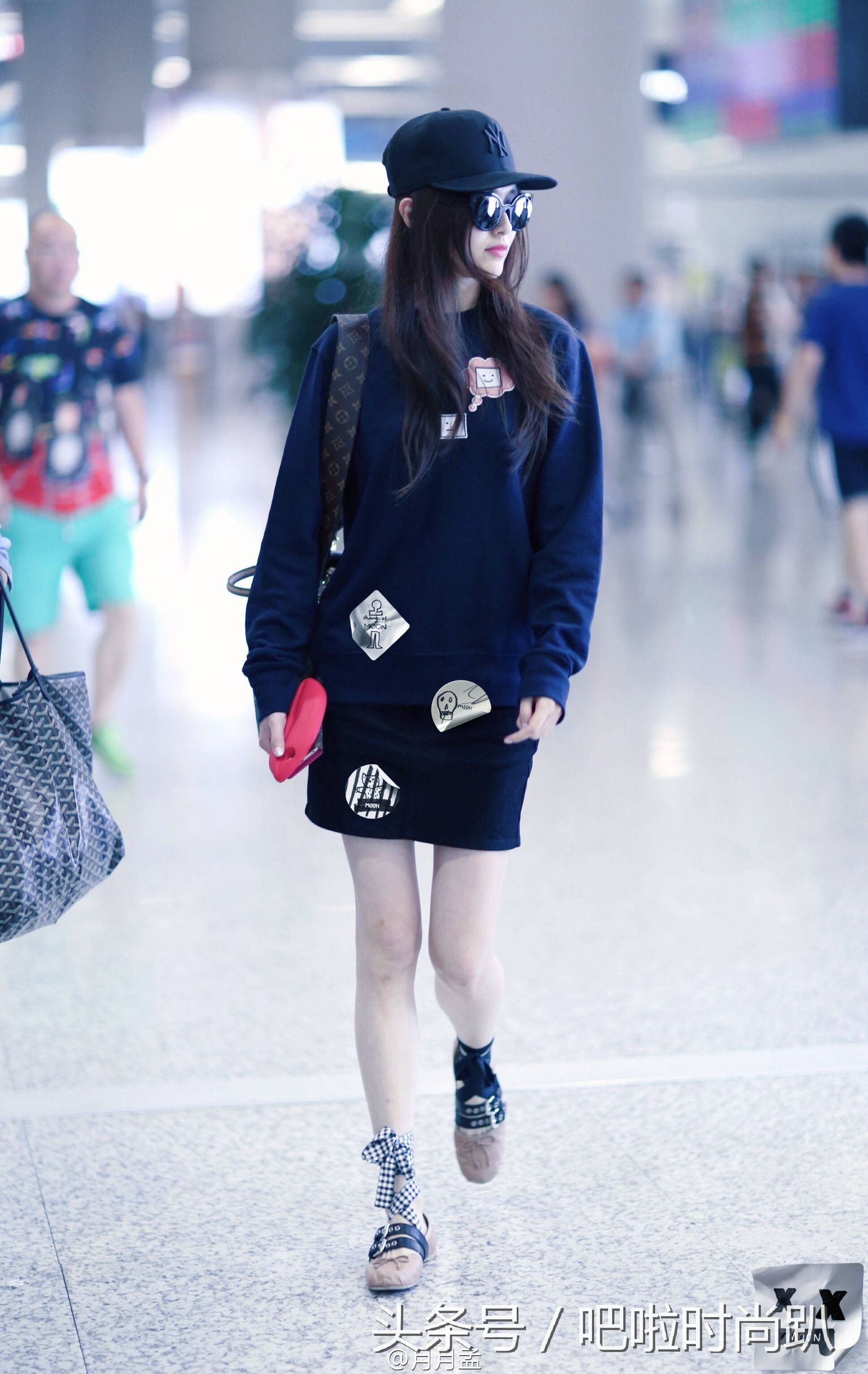 杨幂唐嫣互相装作不认识,杨幂唐嫣同框出境零互动惹人猜疑