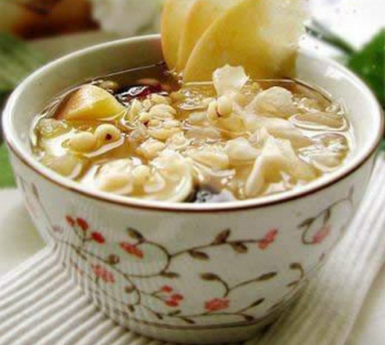 上火煮梨水管用吗,上火吃生梨好还是煮梨水好