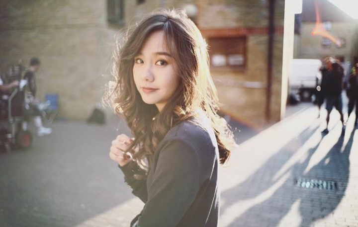 泰国萌妹子一枚，笑如蜜糖，《爱在旅途》女二号！近照心动了吗？