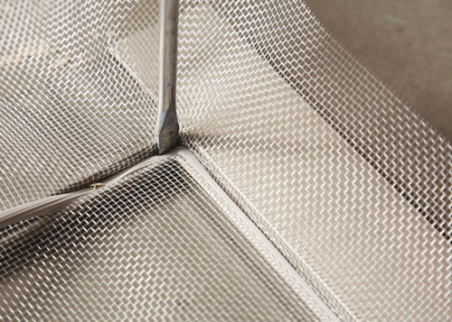 折叠隐形纱窗拆卸更换方法视频,伸缩式纱窗自己更换窗纱视频