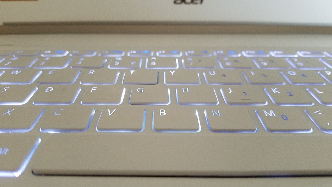 「钉科技评测」宏碁蜂鸟S5-371：轻薄实力派