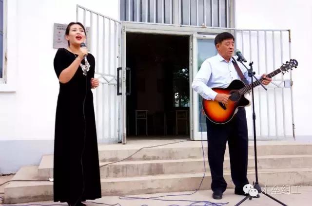 哈萨克明星中国演出,哈萨克歌手舞台演唱