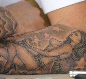 贝克汉姆为什么有那么多纹身,贝克汉姆纹身中文是什么字