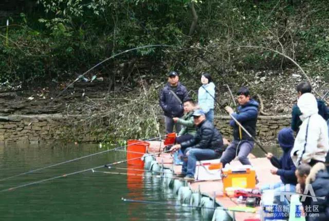 今日我们向一个时代的英雄告别