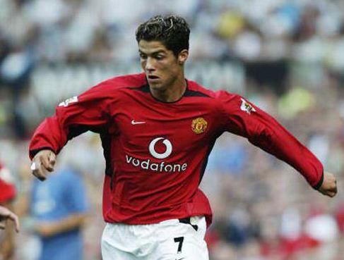 c罗回到曼联的青葱岁月,c罗18岁第一次代表曼联登场的回忆
