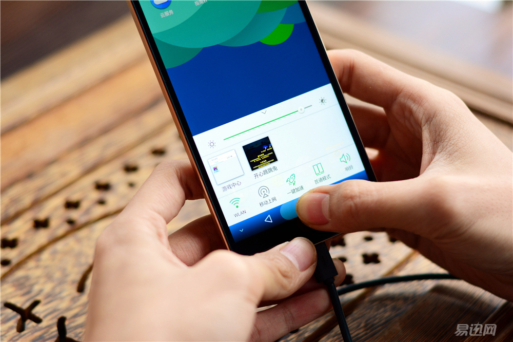 做工精致的千元机,青葱metal手机拆机